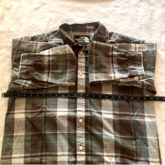 The North Face. Button Down Long Sleeve Shirt. Brown and Green Plaid. Large - Picture 6 of 9